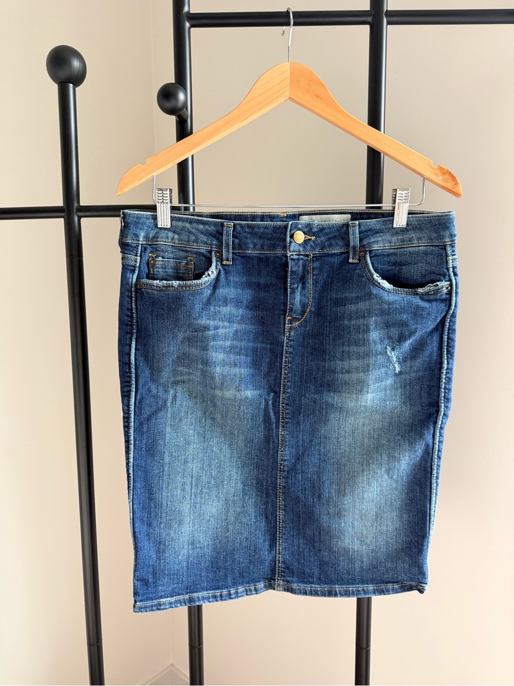 Esprit Denim Distressed Pencil Skirt Women’s W28 Medium Wash Stretch Jean Skirt
